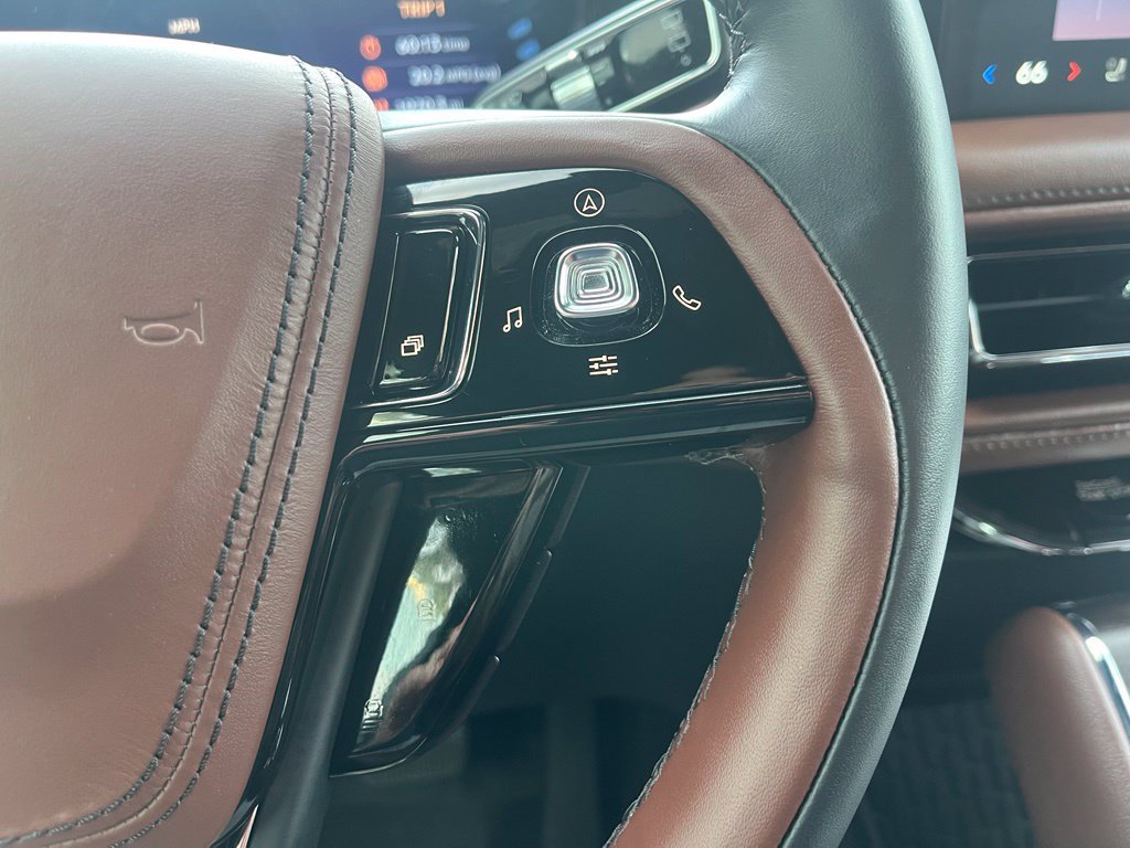 Used 2025 Lincoln Aviator Reserve w/ Equipment Group 201A AWD/4WD image 31