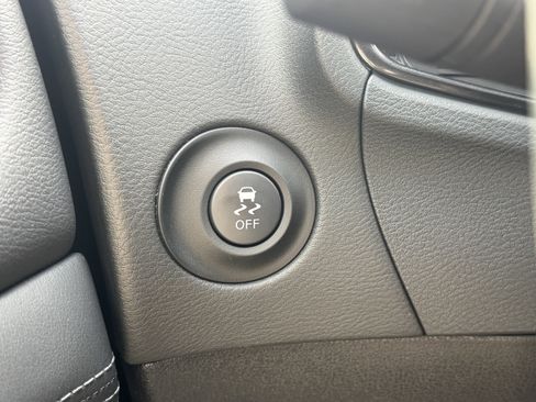 Used 2025 Nissan Z Performance w/ Floor Mat Package RWD image 38