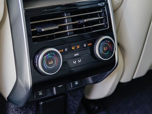 New 2026 Land Rover Range Rover SE image 19