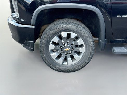 Used 2022 Chevrolet Silverado 2500 Custom AWD/4WD image 27