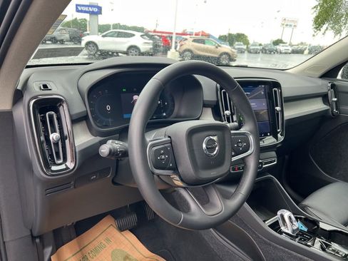 Certified 2023 Volvo XC40 B5 Plus w/ Protection Package Premier image 13