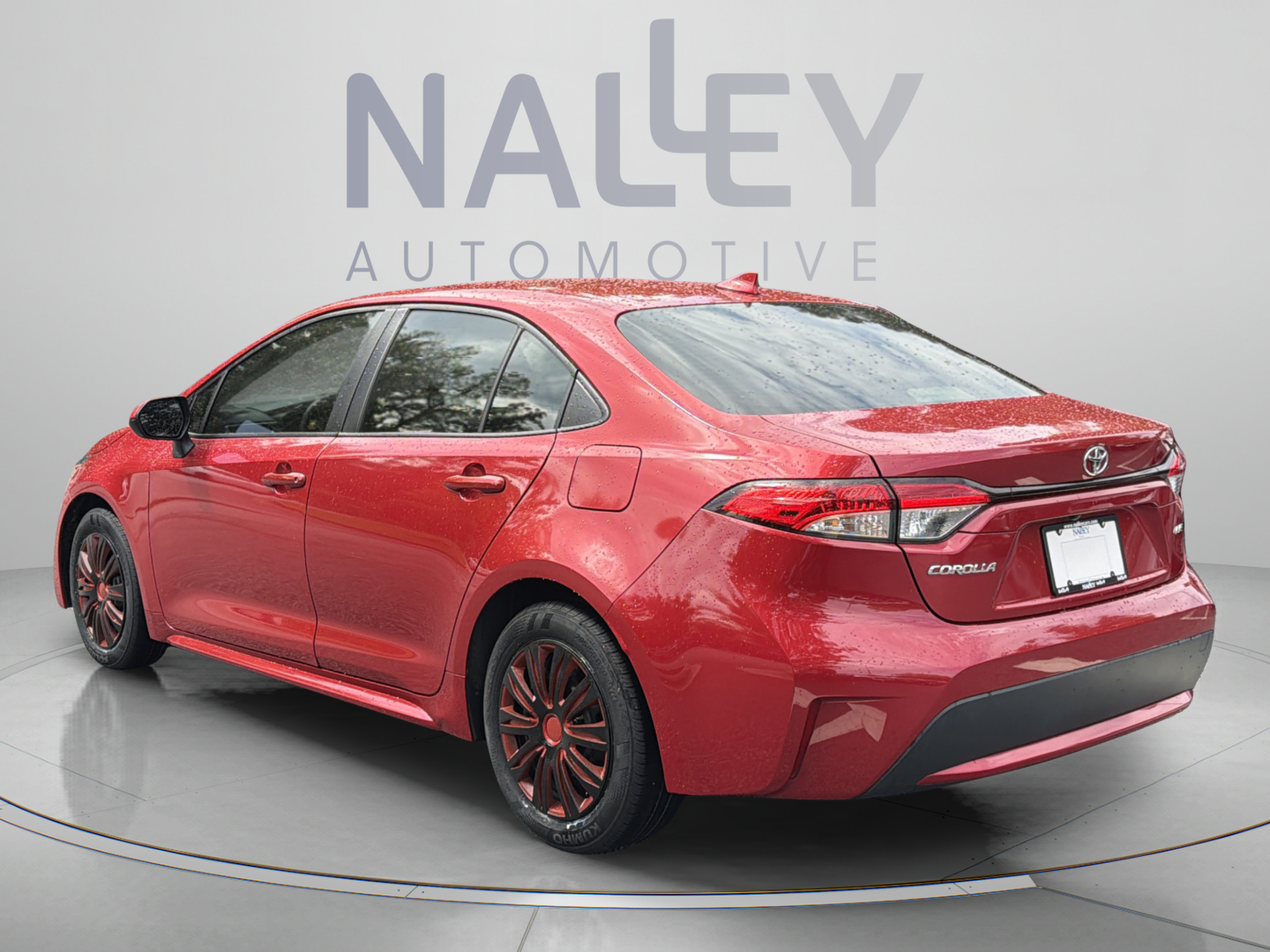 Used 2020 Toyota Corolla LE FWD image 3