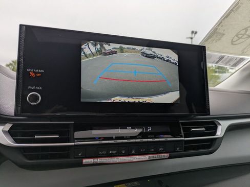 New 2026 Toyota Sienna XLE FWD image 22