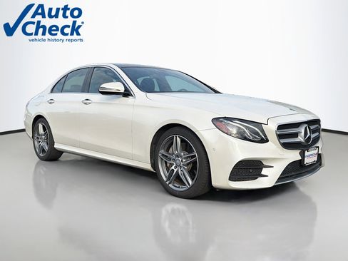 Used 2017 Mercedes-Benz E 300 4MATIC image 1