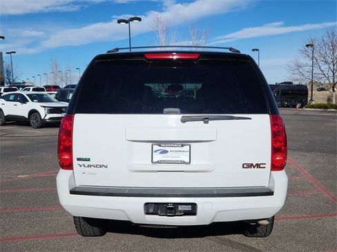 Used 2011 GMC Yukon SLE w/ Suspension Package, Off-Road image 4