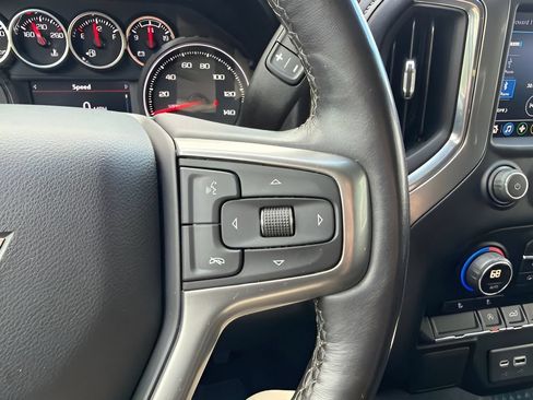 Used 2021 Chevrolet Silverado 1500 LT AWD/4WD image 17