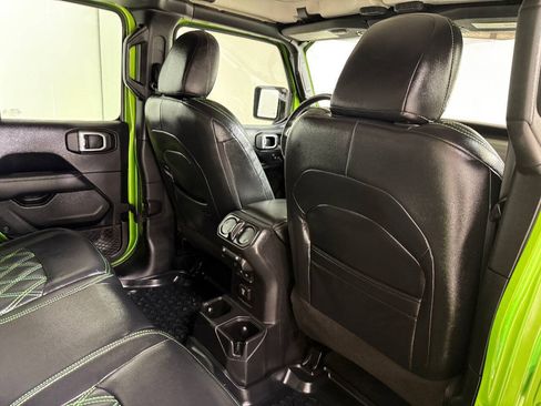 Used 2018 Jeep Wrangler Unlimited Sahara w/ Uconnect 4C Nav & Sound Group AWD/4WD image 34
