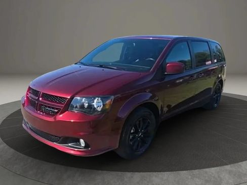 Used 2019 Dodge Grand Caravan GT FWD image 3