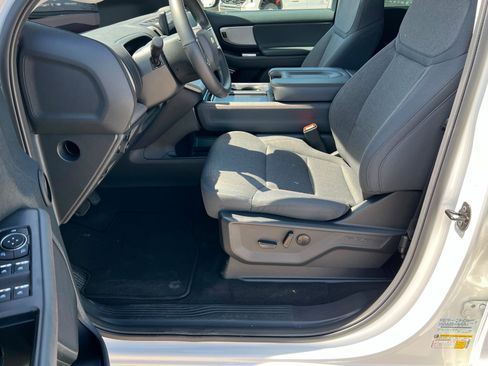 Used 2025 Ford Expedition Active AWD/4WD image 18