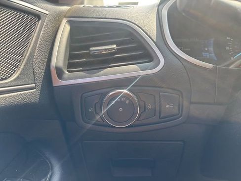 Used 2015 Ford Edge SEL w/ Equipment Group 201A AWD/4WD image 22