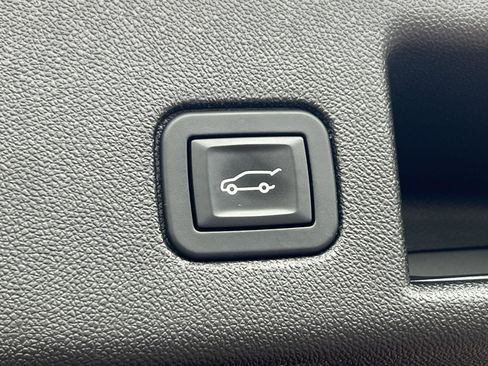 Used 2018 Chevrolet Equinox Premier AWD/4WD image 14