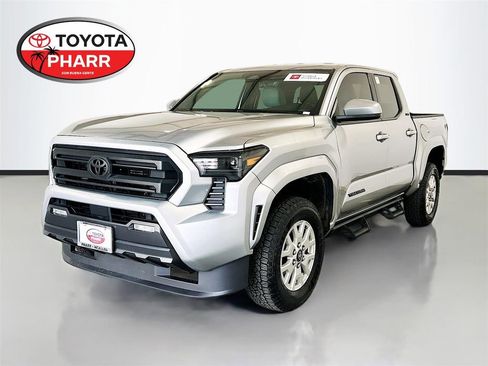 Used 2025 Toyota Tacoma SR5 image 1
