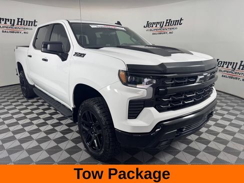 Used 2025 Chevrolet Silverado 1500 LT Trail Boss w/ Dark Appearance Package AWD/4WD image 7