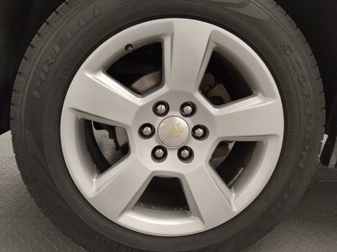 Used 2016 Chevrolet Suburban LT image 31