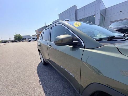 Used 2020 Jeep Compass Latitude w/ Popular Equipment Group AWD/4WD image 10