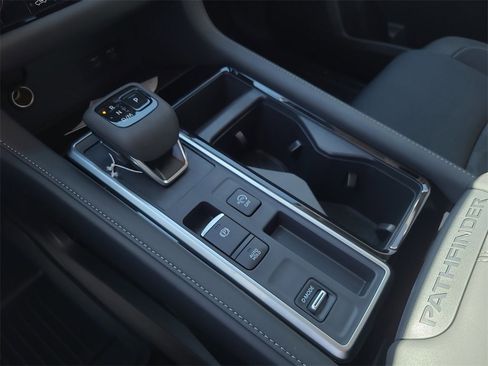 New 2026 Nissan Pathfinder SV image 19