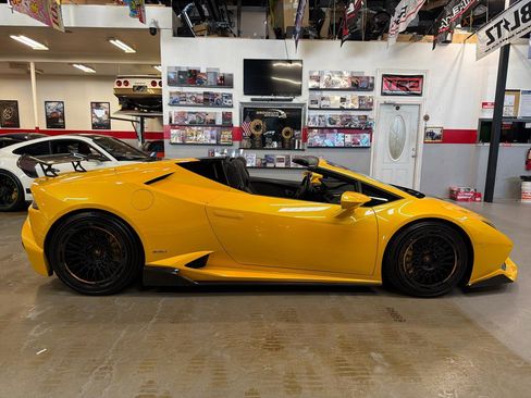 Used 2016 Lamborghini Huracan LP 610-4 AWD/4WD image 4