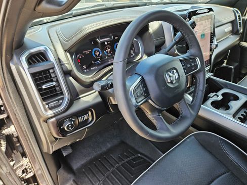 Used 2025 RAM 2500 Laramie AWD/4WD image 16