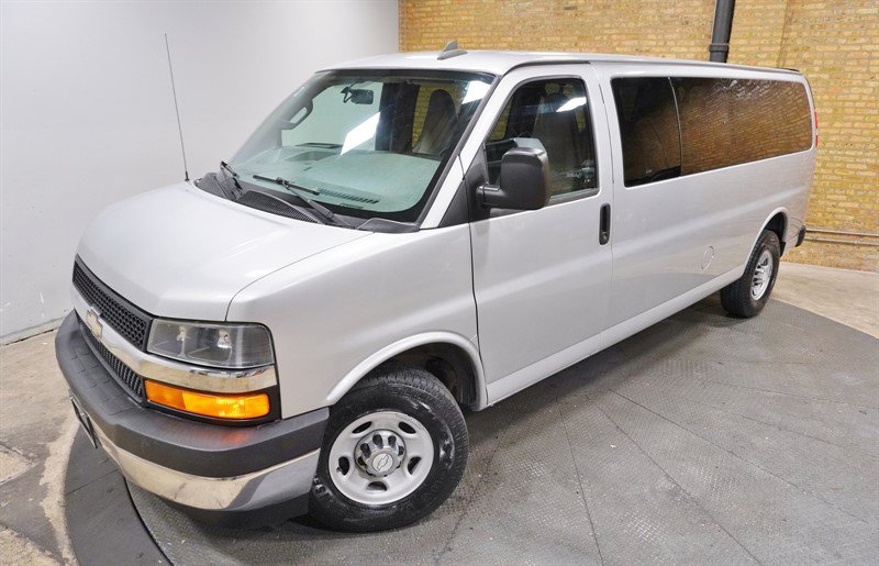 Used 2017 Chevrolet Express 3500 LT w/ LT Preferred Equipment Group RWD image 2