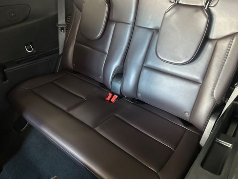 Used 2025 Ford Explorer Platinum w/ LUX Leather Package AWD/4WD image 34