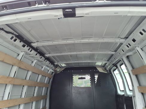 Used 2025 GMC Savana 2500 w/ Driver Convenience Package RWD image 8