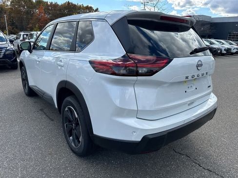 New 2026 Nissan Rogue SV image 4