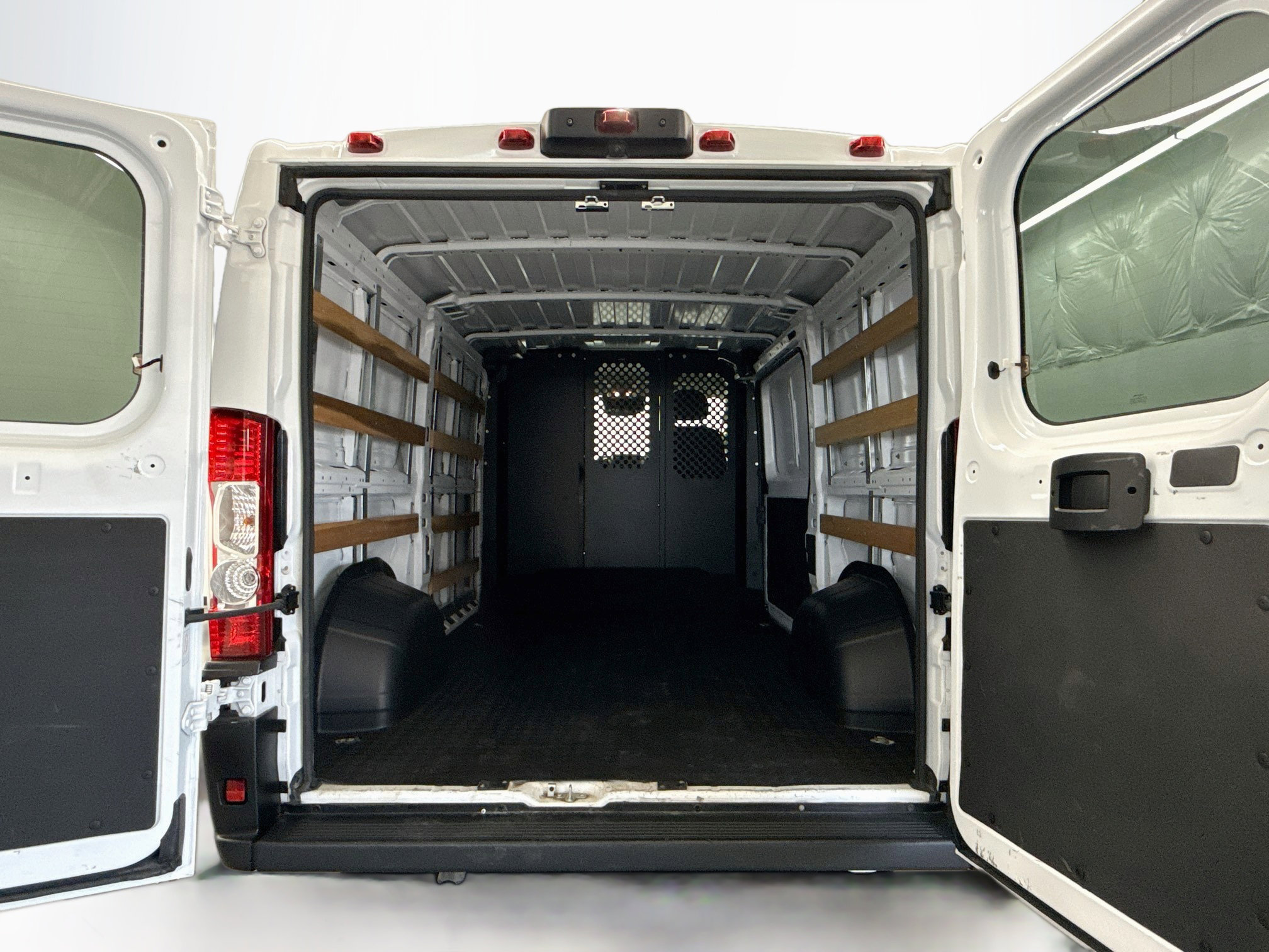 Used 2025 RAM ProMaster 2500 w/ U-Haul Equipment Group FWD image 25