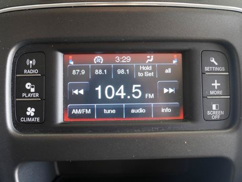 Used 2019 Dodge Journey SE FWD image 17