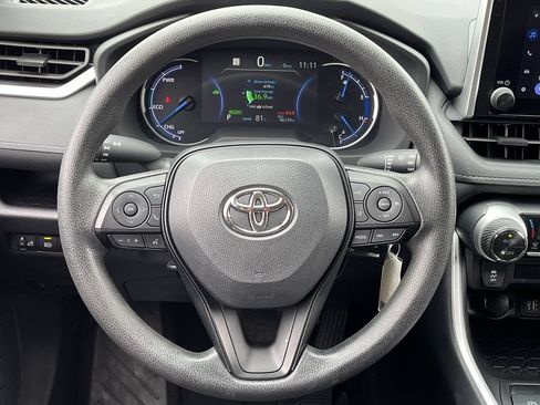 Used 2025 Toyota RAV4 LE AWD/4WD image 11