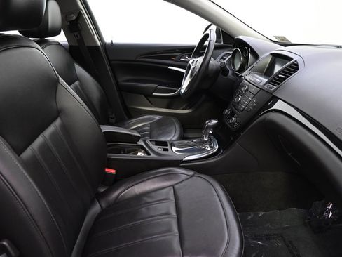 Used 2013 Buick Regal Premium image 16