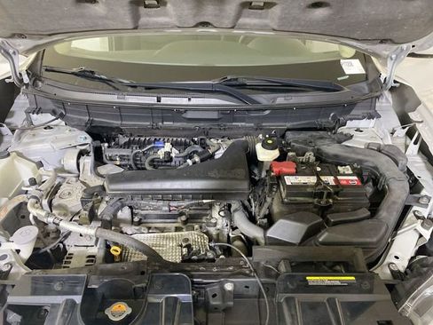 Used 2019 Nissan Rogue S image 16