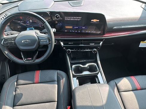 New 2026 Chevrolet Traverse RS w/ LPO, Floor Liner Package image 16