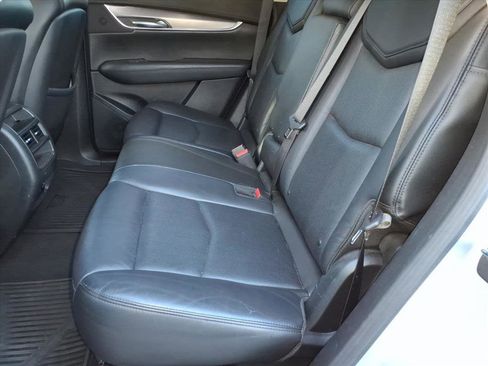 Used 2017 Cadillac XT5 Luxury w/ Driver Awareness Package image 11