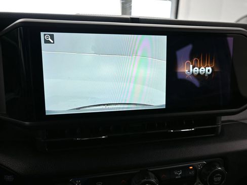 Used 2024 Jeep Gladiator Sport image 18