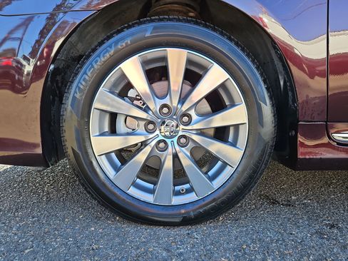 Used 2011 Toyota Avalon image 32