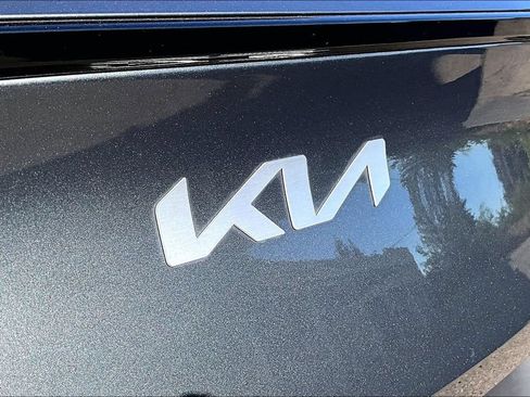 Used 2025 Kia Sportage EX FWD image 11