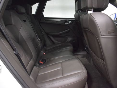 Used 2018 Porsche Macan S image 16