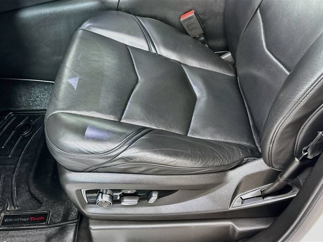 Used 2018 Cadillac Escalade Platinum AWD/4WD image 25