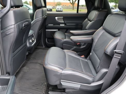 Used 2025 Ford Expedition Tremor AWD/4WD image 28