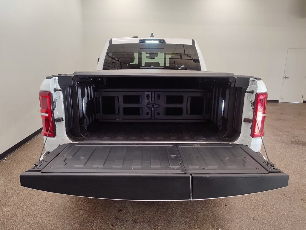 Used 2025 RAM 1500 Tungsten w/ Towing Technology Group AWD/4WD image 5