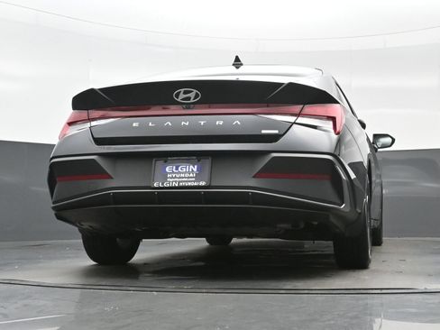 Certified 2026 Hyundai Elantra Hybrid FWD image 29