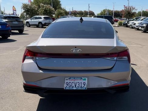 Used 2023 Hyundai Elantra SEL FWD image 6