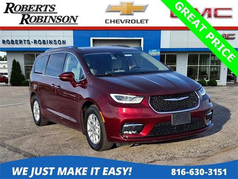 Used 2021 Chrysler Pacifica Touring-L image 1