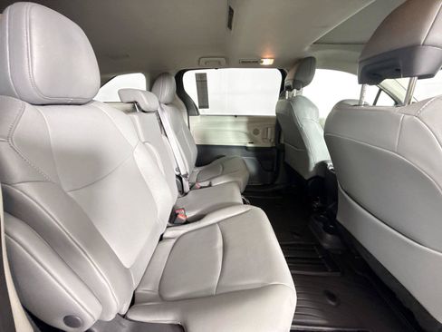 Certified 2024 Toyota Sienna XLE FWD image 40