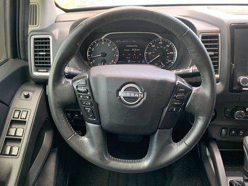 Used 2023 Nissan Frontier SV w/ SV Convenience Package AWD/4WD image 11