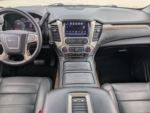 Used 2018 GMC Yukon Denali w/ Denali Ultimate Package AWD/4WD image 17