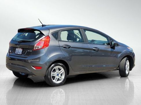 Used 2018 Ford Fiesta SE FWD image 4