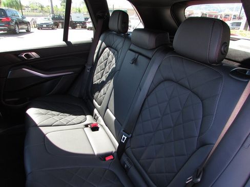 Used 2023 BMW X5 xDrive40i w/ Premium Package AWD/4WD image 28