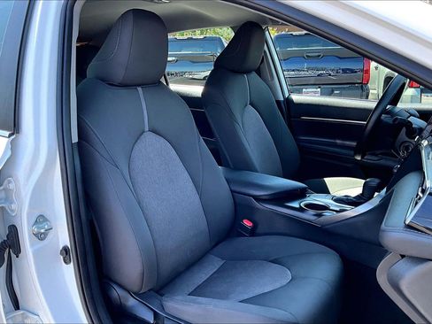 Used 2023 Toyota Camry LE image 7