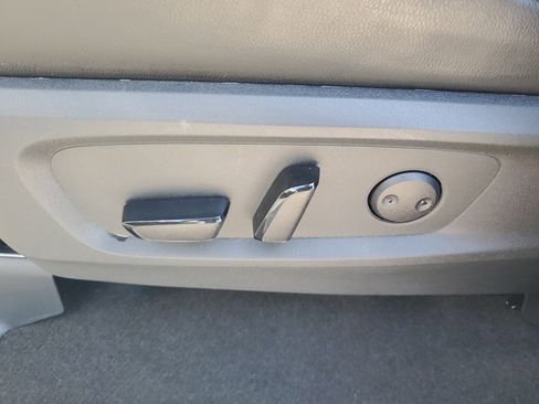 Certified 2024 Nissan Pathfinder SL w/ SL Premium Package FWD image 15